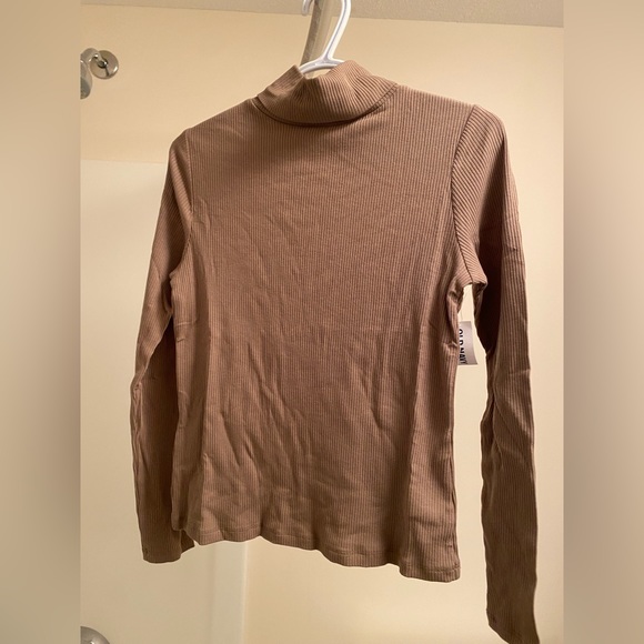 Light brown old navy turtle neck - Picture 5 of 5